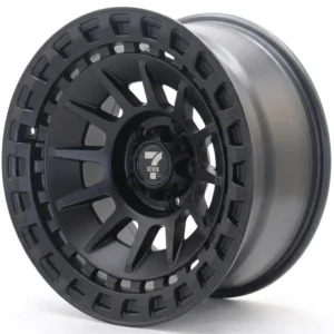 Studio_shot_of_car_wheel_20261022110134 Studio_shot_of_car_wheel_20261022110134