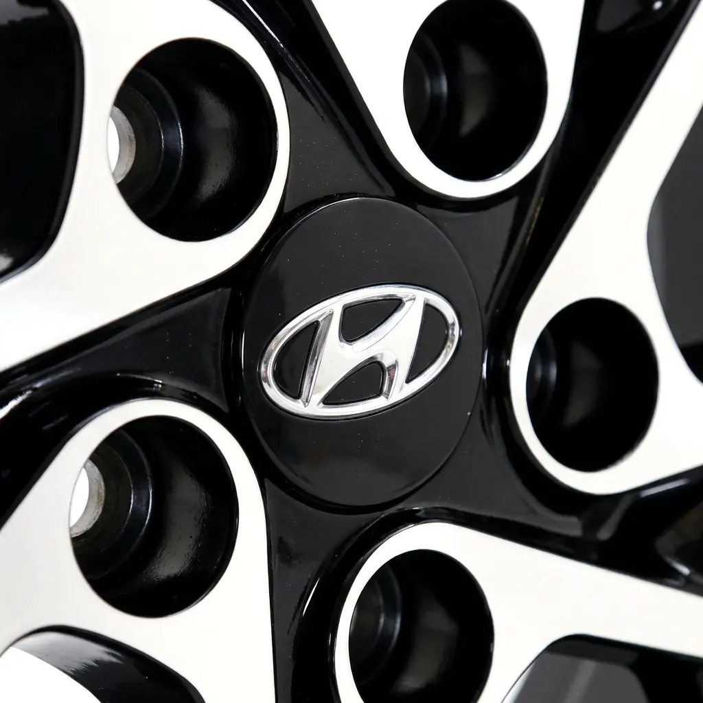 Car_wheel_logo_close-up_20261024183610 Car_wheel_logo_close-up_20261024183610