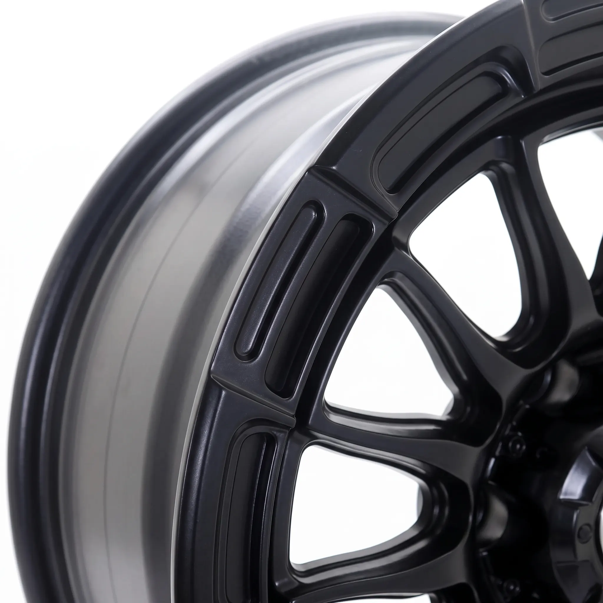 Close-up_of_matte_black_wheel_2K_20261011174459
