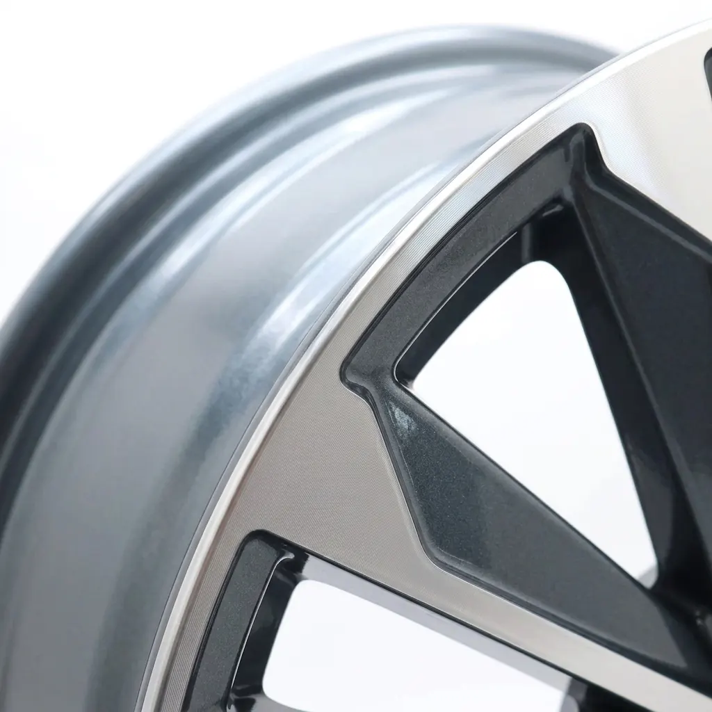 Alloy_car_wheel_rim_closeup_20261024194110 Alloy_car_wheel_rim_closeup_20261024194110