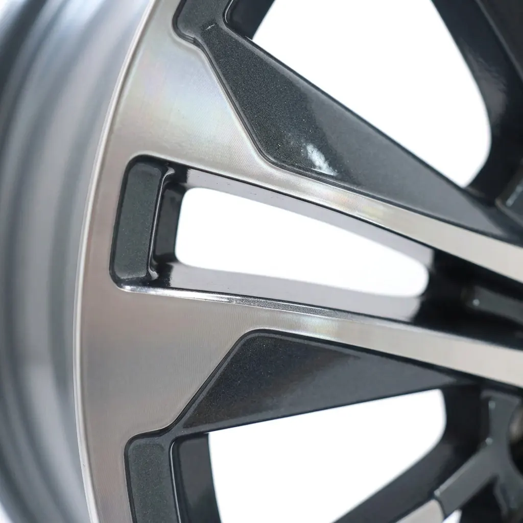 Car_alloy_wheel_close-up_20261024194112 Car_alloy_wheel_close-up_20261024194112