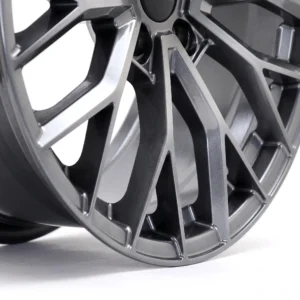 Car_wheel_spokes_close-up_2K_20261008103423