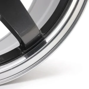 Close-up_of_car_wheel_rim_2b854cc3 Close-up_of_car_wheel_rim_2b854cc3