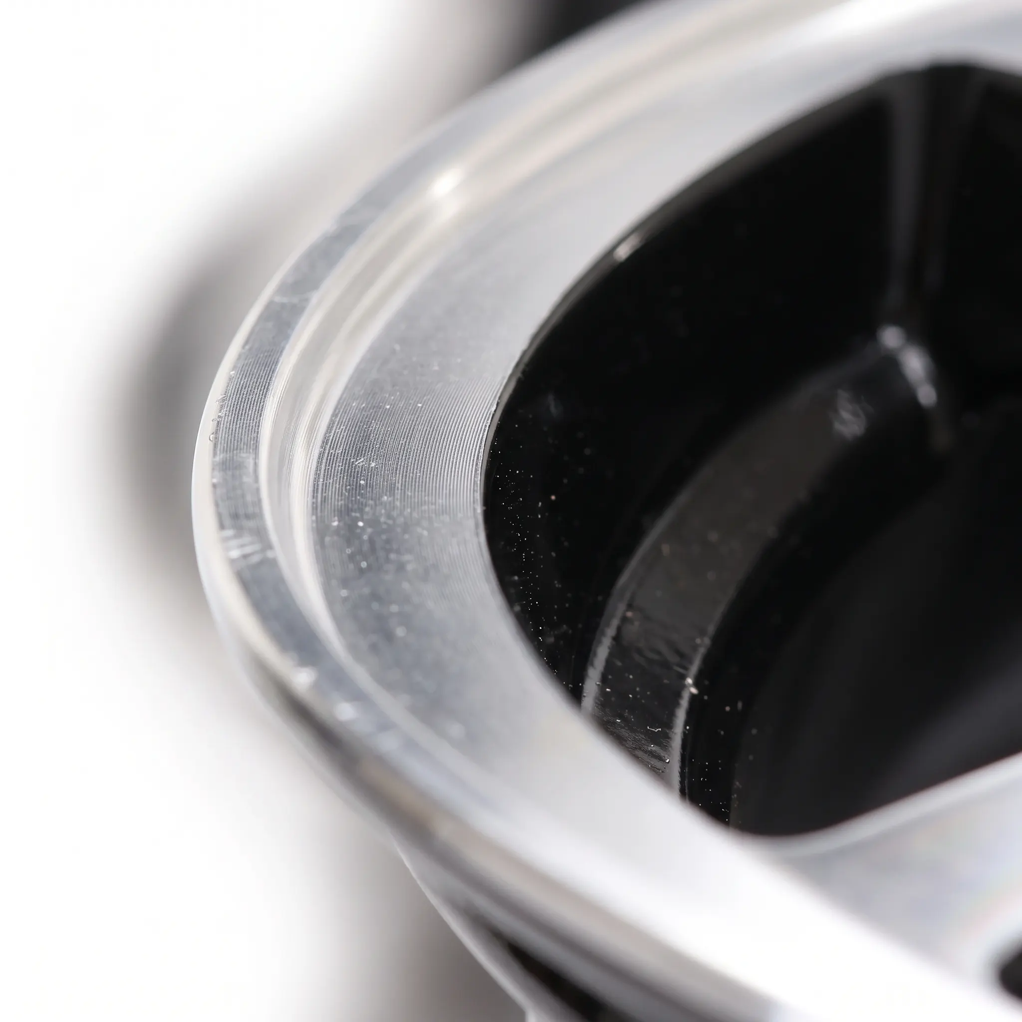 Macro_focus_on_car_wheel_2K_20261008112849 Macro_focus_on_car_wheel_2K_20261008112849