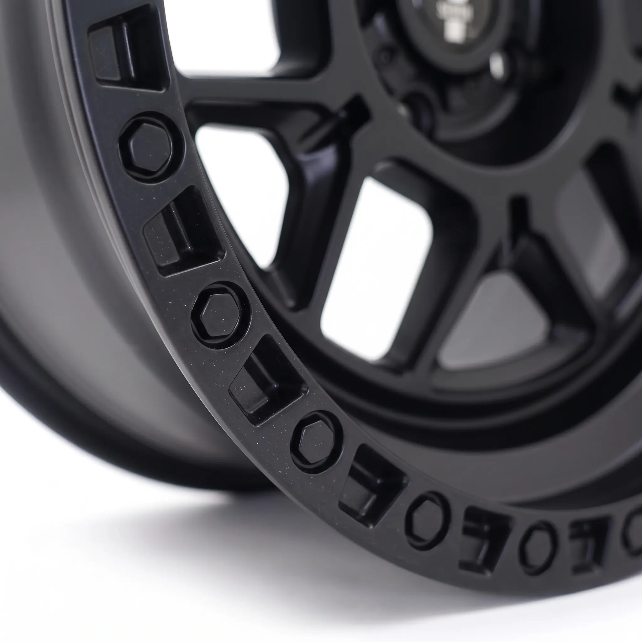 Macro_shot_of_alloy_wheel_2K_20261020131015 Macro_shot_of_alloy_wheel_2K_20261020131015