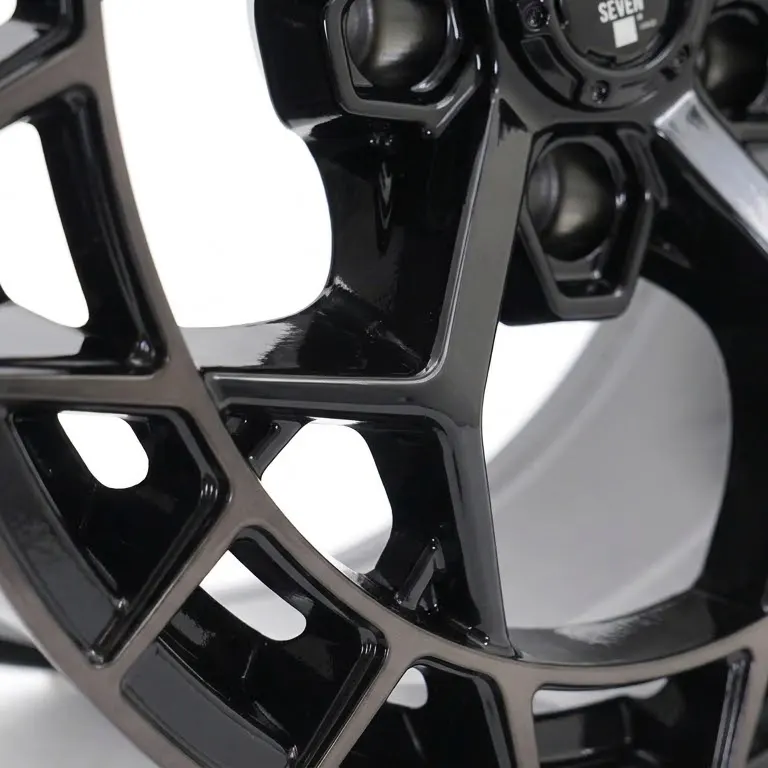 Macro_shot_of_wheel_spokes_20261022111745 Macro_shot_of_wheel_spokes_20261022111745