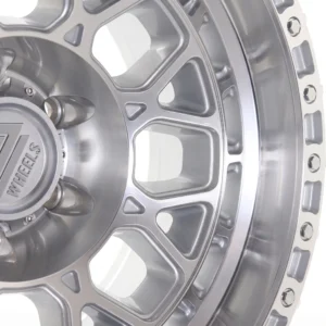 Polished_silver_wheel_spokes_clo…_2K_20261011192505 Polished_silver_wheel_spokes_clo…_2K_20261011192505