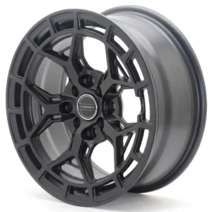 Studio_shot_of_car_wheel_20261022115336