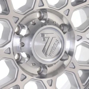 Wheel_center_cap_close-up_2K_20261011191112 Wheel_center_cap_close-up_2K_20261011191112