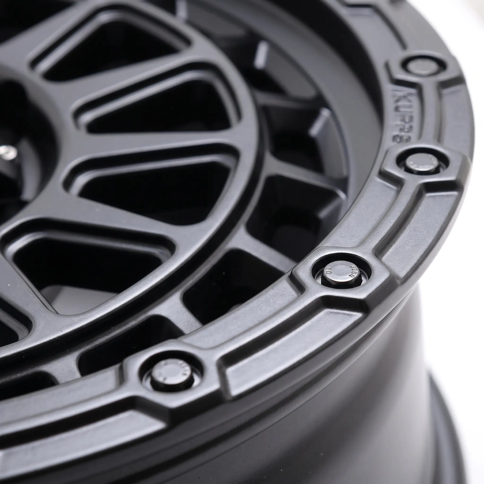 Wheel_ring_macro_view_2K_20261011175625 Wheel_ring_macro_view_2K_20261011175625